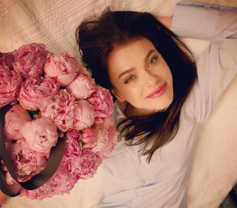 Елена Темникова показала подросшую дочь