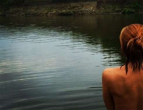 Любовь Толкалина вновь искупалась голышом