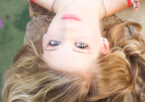 Взгляд в будущее: лучшие средства для кожи вокруг глаз