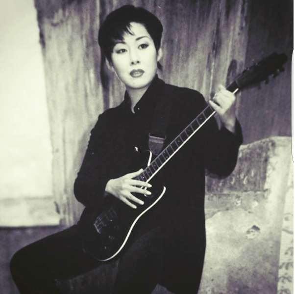 Вот так выглядела певица в 1997 году