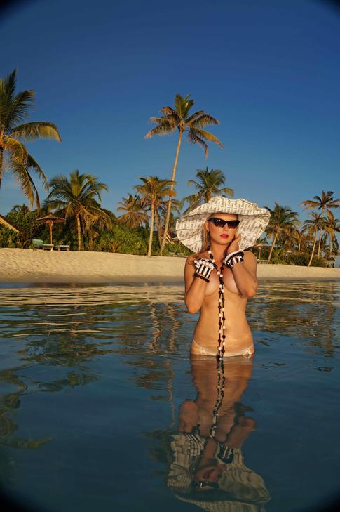 Лена Ленина: каникулы с новым бойфрендом