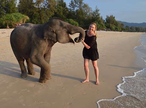 Теперь на попечении у Варвары находится слоненок Фунтик