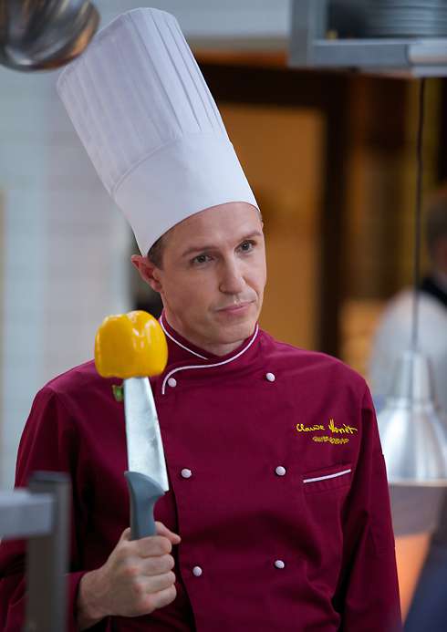 В сериале «Кухня» Игорь Верник сыграл эксцентричного шеф-повара ресторана