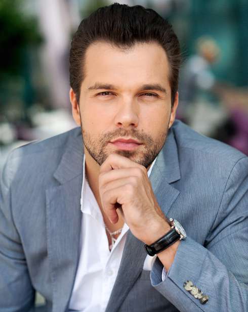 Финалист шоу «Фактор А» Александр Балыков во время гастролей почувствовал сильное недомогание