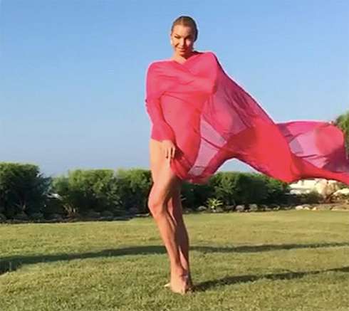 Видео балерины взорвало Интернет