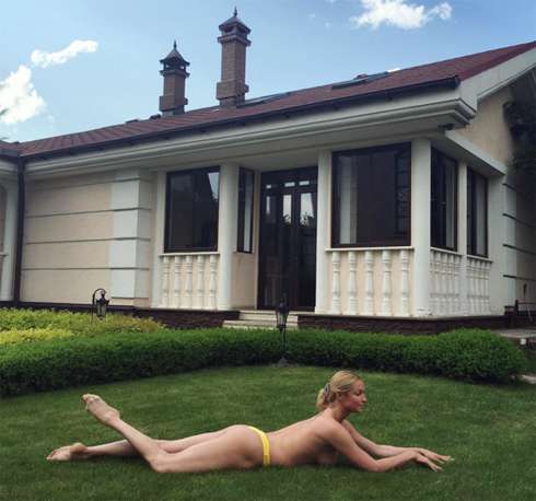 Фотографию Насти критикуют, но при этом лайкают