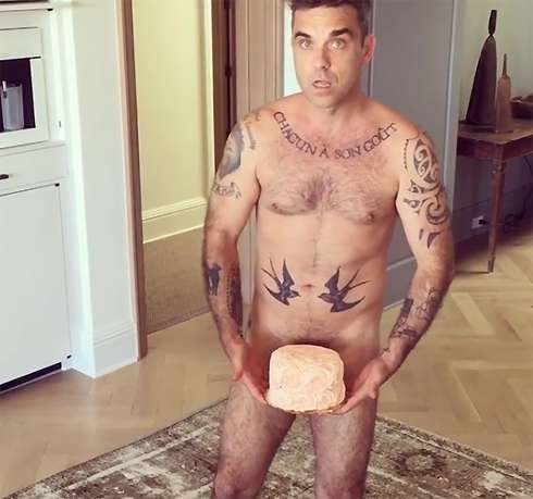 Айда Филд опубликовала видео с полностью обнаженным Робби Уильямсом