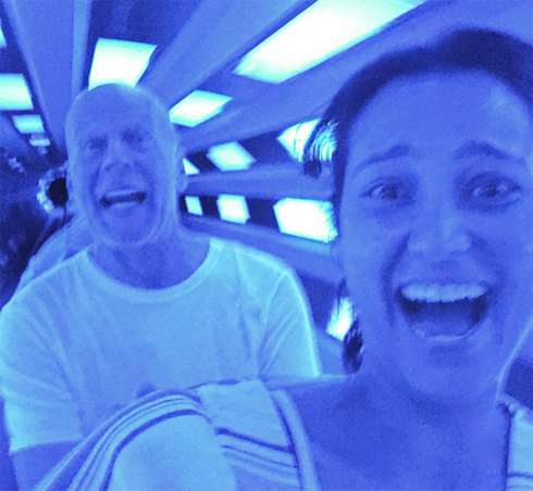 Брюс Уиллис и его жена Эмма на американских горках