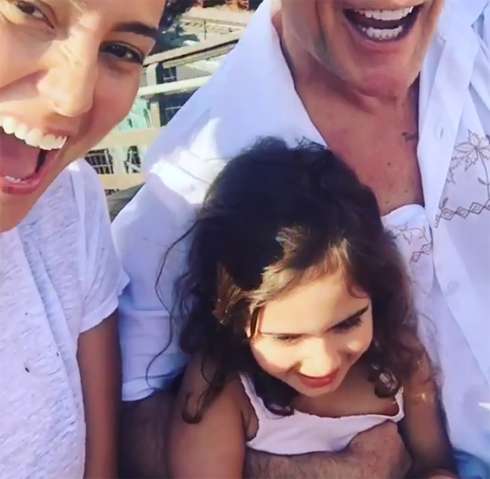 Брюс и Эмма Уиллис вместе со старшей дочкой Мэйбл на американских горках