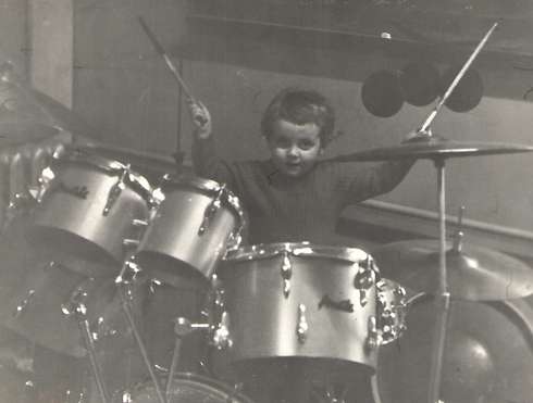 «Я решил осуществить мечту с детства: записать собственный альбом. Мне все это нравится, я пою для себя», - признается Ярушин