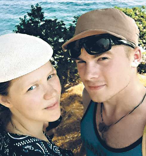 Со своей будущей супругой Екатериной Смирновой Макар познакомился, когда поступал в ГИТИС. Сейчас Макар и Катя растят дочку Алю