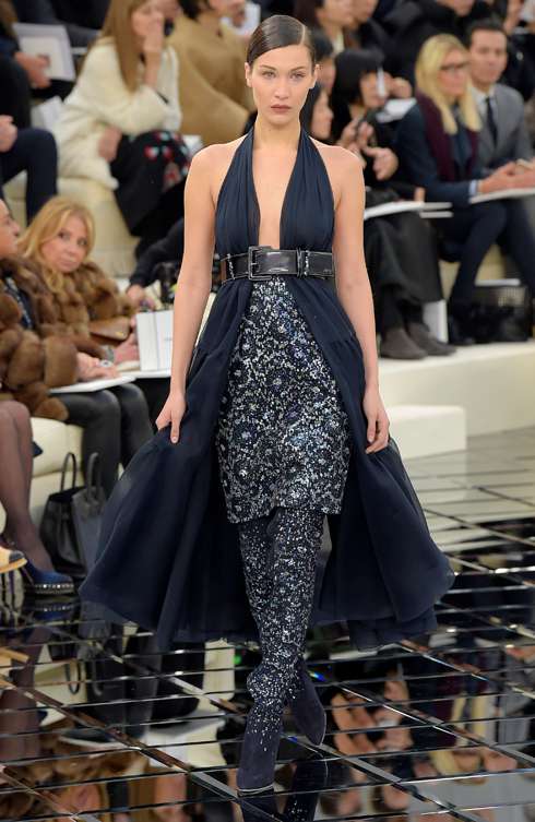 Белла Хадид на показе Chanel Белла Хадид на показе Chanel