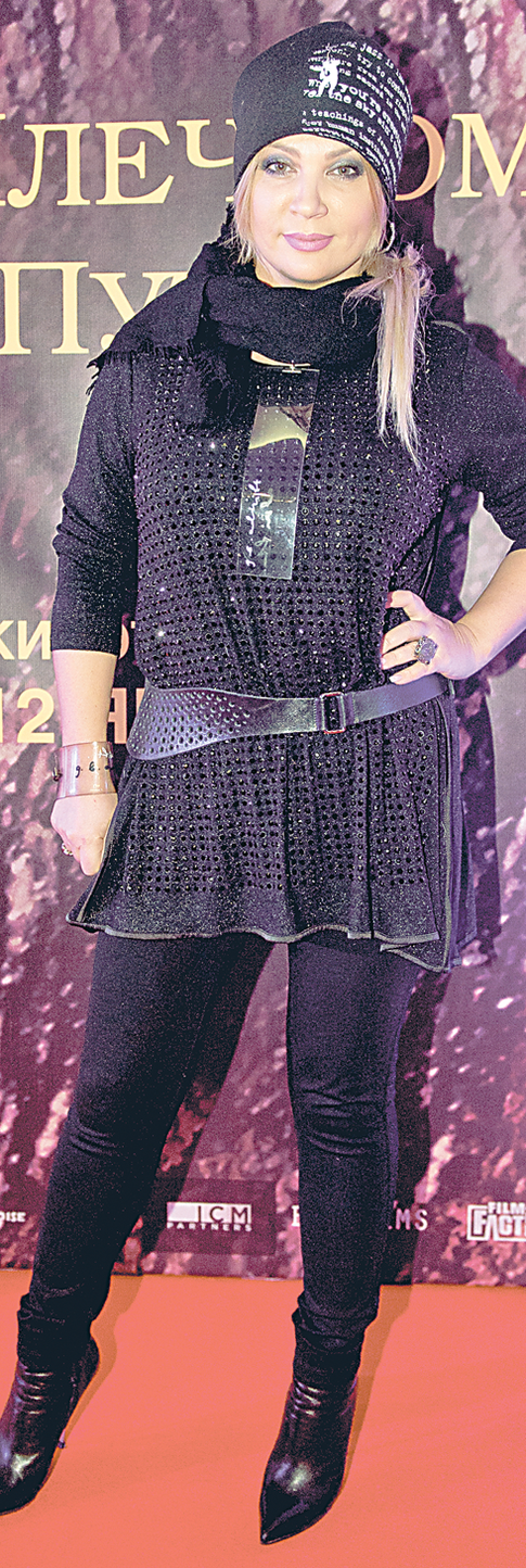 Ая разочаровала нарядом