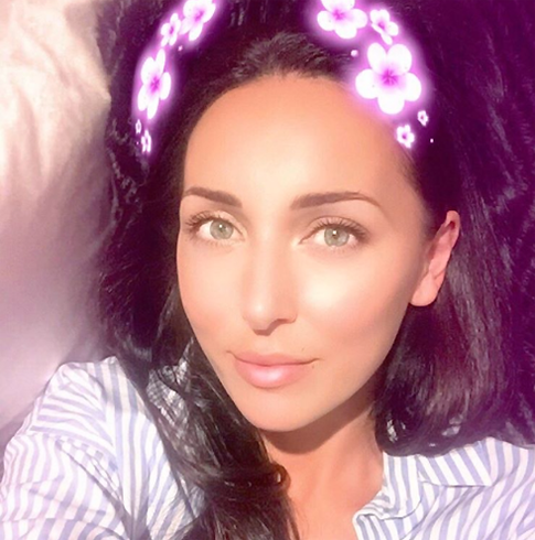 Алсу раскритиковали из-за денег