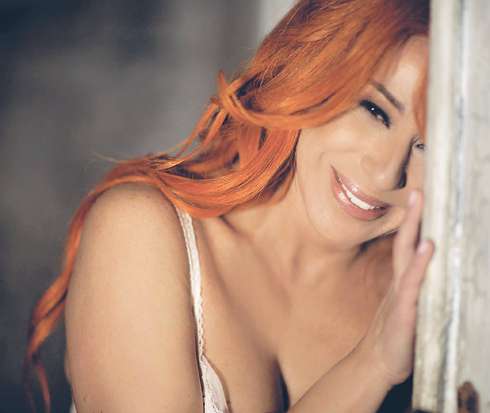 Алена Апина на съемках клипа