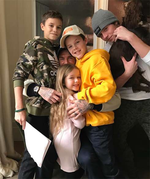 Дэвид Бекхэм с детьми