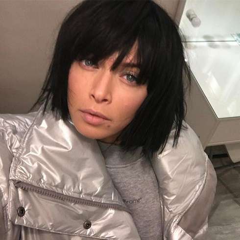 В образе брюнетки В образе брюнетки