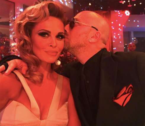 Партнеры по сериалу «Кухня» Дмитрий Нагиев и Мария Горбань на съемках новогоднего огонька