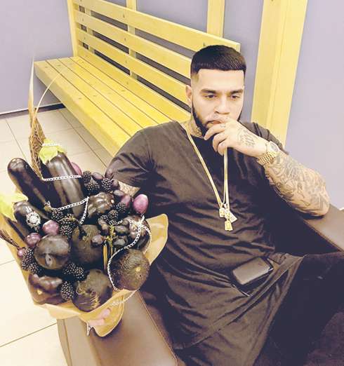 Тимати решил подарить любимой букет из баклажанов
