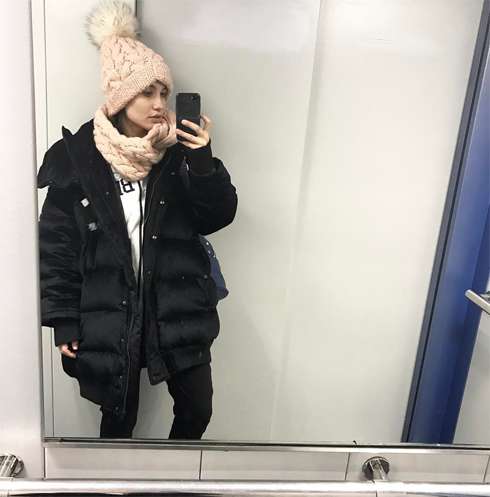 Певица делает селфи в лифте, чтобы не думать о своих страхах Певица делает селфи в лифте, чтобы не думать о своих страхах