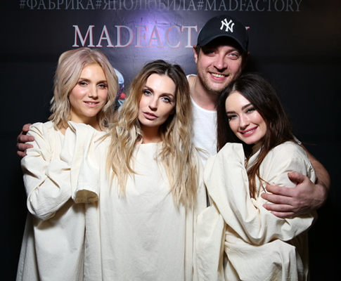 «Фабрику» облачили в смирительные рубашки