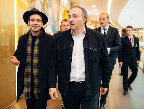 «Дуэлянт» стал одной из главных кинопремьер прошлого года. С продюсером картины Александром Роднянским «Дуэлянт» стал одной из главных кинопремьер прошлого года. С продюсером картины Александром Роднянским