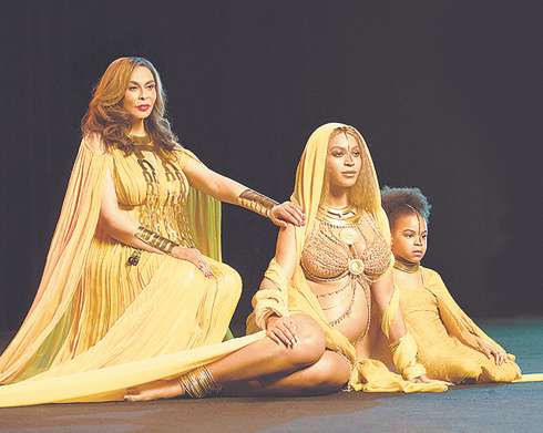 В шоу Бейонсе были задействованы мама и дочь певицы