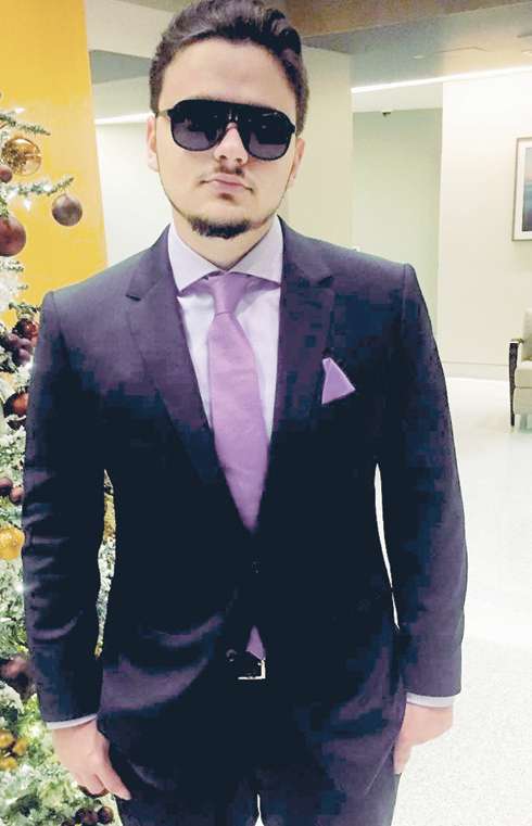 Принс, старший сын поп-короля, мечтает стать похожим на своего отца и помогать людям, нуждающимся в заботе и внимании