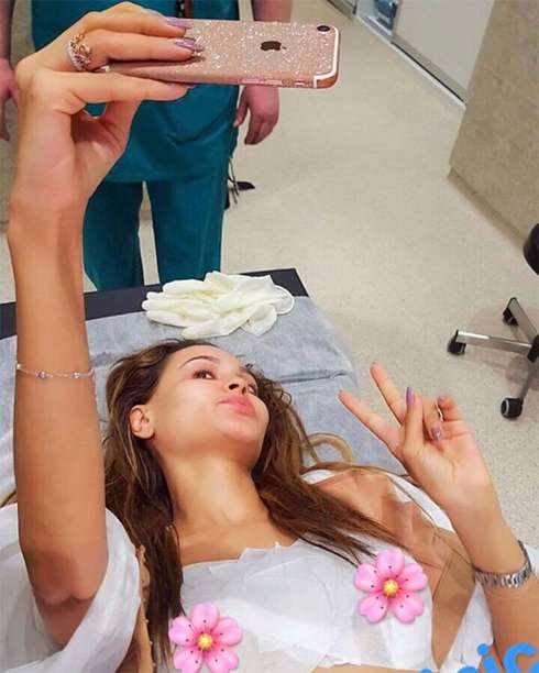 Экс-невеста Шаляпина обещала продемонстрировать грудь за 10 тысяч "лайков" Экс-невеста Шаляпина обещала продемонстрировать грудь за 10 тысяч лайков