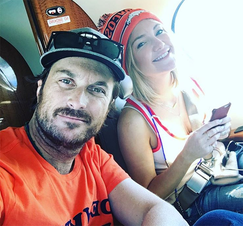 Брат Кейт Хадсон подтвердил ее роман с Брэдом Питтом