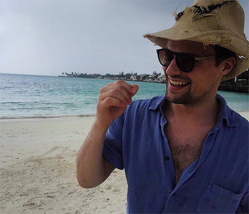 Данила Козловский покинул Россию