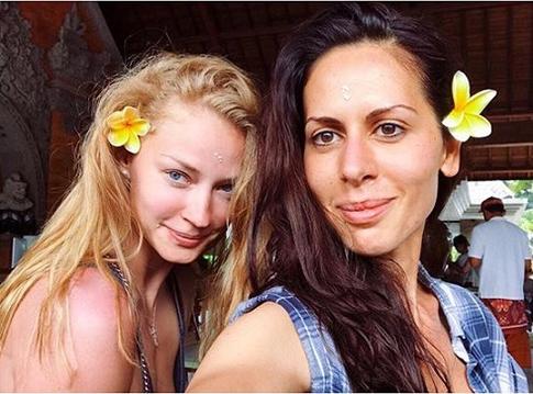 Мокрые и замерзшие: звезды шоу-бизнеса отметили Крещение