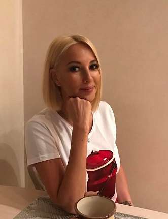 Люблю подписал хоккеист снимок жены