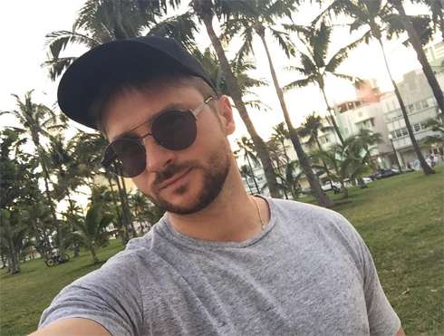 Сергей Лазарев поехал в Майами за новой татуировкой