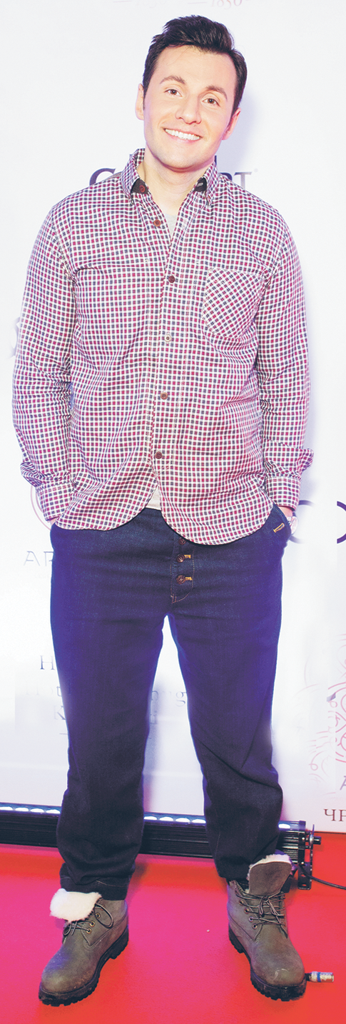 Наряд Вячеслава Манучарова — полная катастрофа