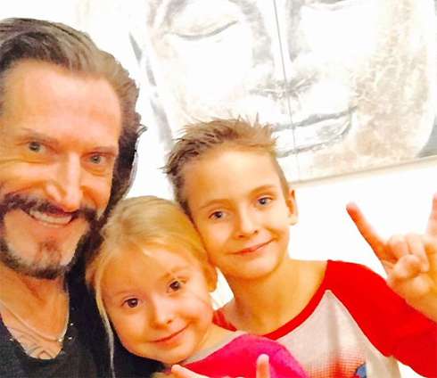 Никита Джигурда с детьми - Эвой-Владой и Миком-Анжелем-Крист,ом