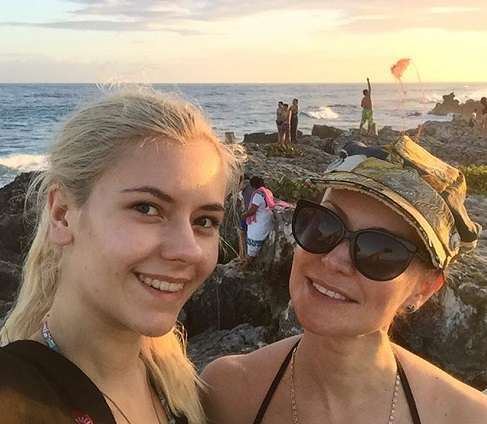 С дочкой Настей от первого брака с Антоном Деровым