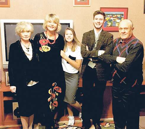 Юлия Меньшова с семьей