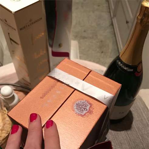 Пословица дареному коню в зубы не смотрят не про Собчак