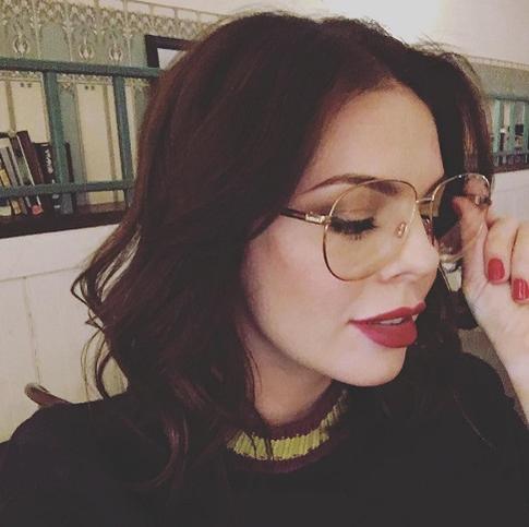 Анастасия Стоцкая похваста­лась округлившейся фигурой