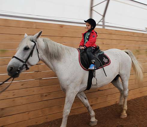 Лера Суханкина обожает лошадей