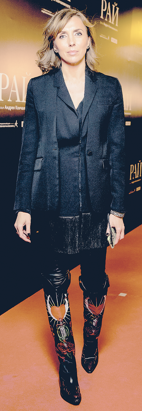 Светлана Бондарчук порадовала сапогами