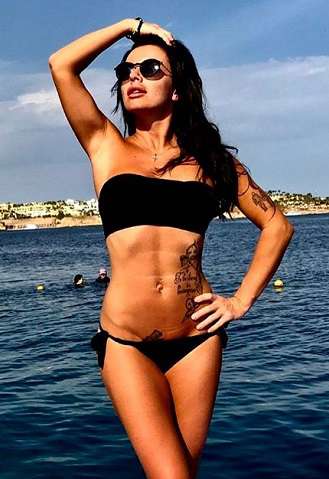 Что спрятано под плавками?