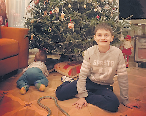 Дети Костюшкиных уже ищут новогодние подарки