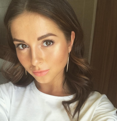 Фото Нюши в ванной оказались в Сети