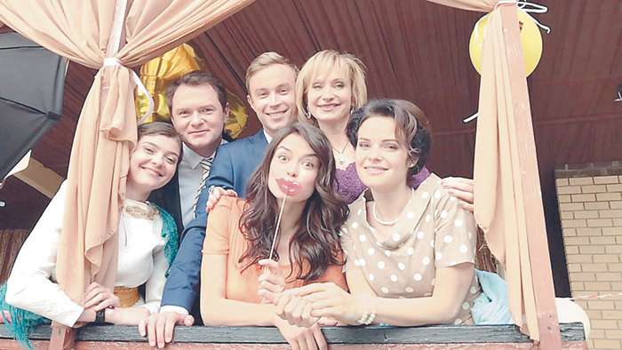 У всех актеров, которые были заняты в сериале «Бумеранг», на съемочной площадке сложились очень теплые отношения У всех актеров, которые были заняты в сериале «Бумеранг», на съемочной площадке сложились очень теплые отношения