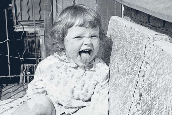 Даже в детстве Наташа выглядела очень артистичной особой. И вскоре выбирая между медицинским и актерским образованием, сделала первый шаг к сцене и съемочным площадкам