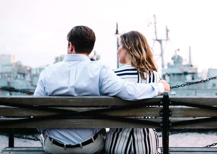 Вступая в брак с человеком намного моложе или старше, нельзя рассчитывать на то, что он откажется от своего образа жизни