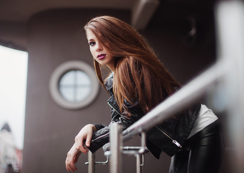 Остановить выпадение волос, придать сияние лицу и научиться правильно удалять макияж