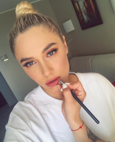 Селфи Рудовой в блестящем бикини «взорвало» Сеть